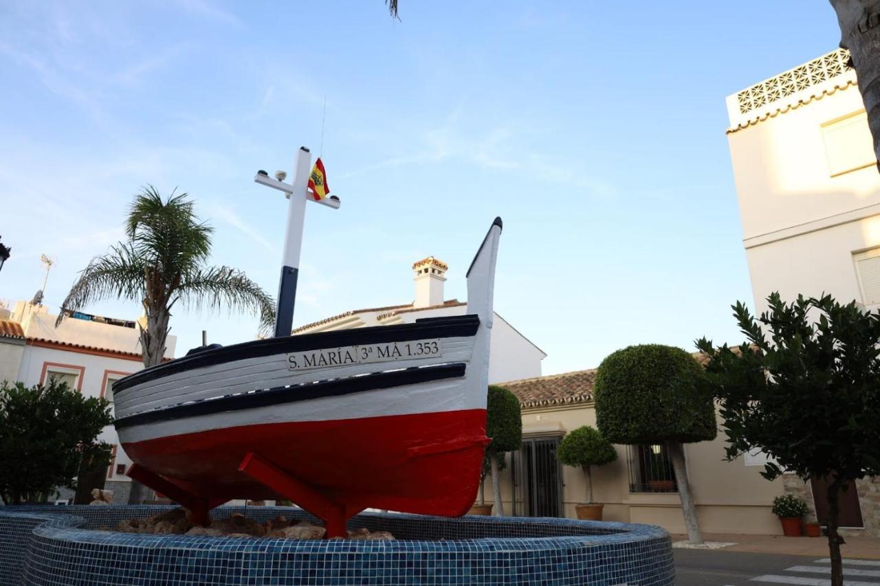 Marina Del Castillo, Duquesa Beachfront Apartment Манилва Екстериор снимка