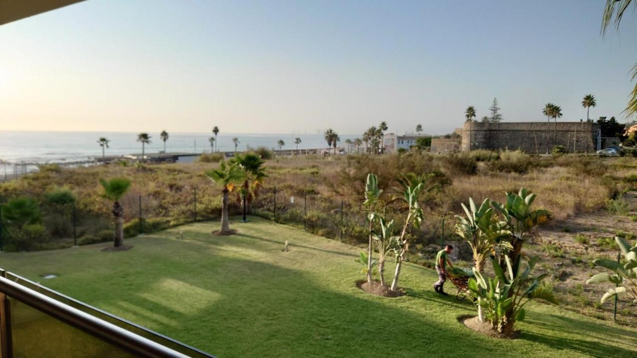 Marina Del Castillo, Duquesa Beachfront Apartment Манилва Екстериор снимка