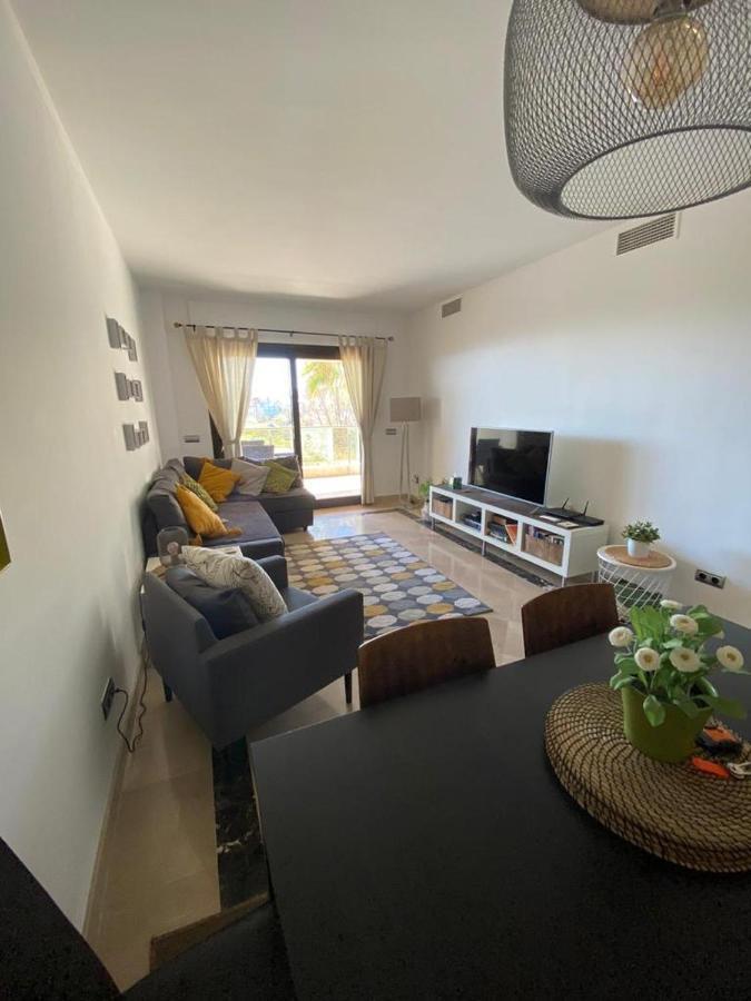 Marina Del Castillo, Duquesa Beachfront Apartment Манилва Екстериор снимка